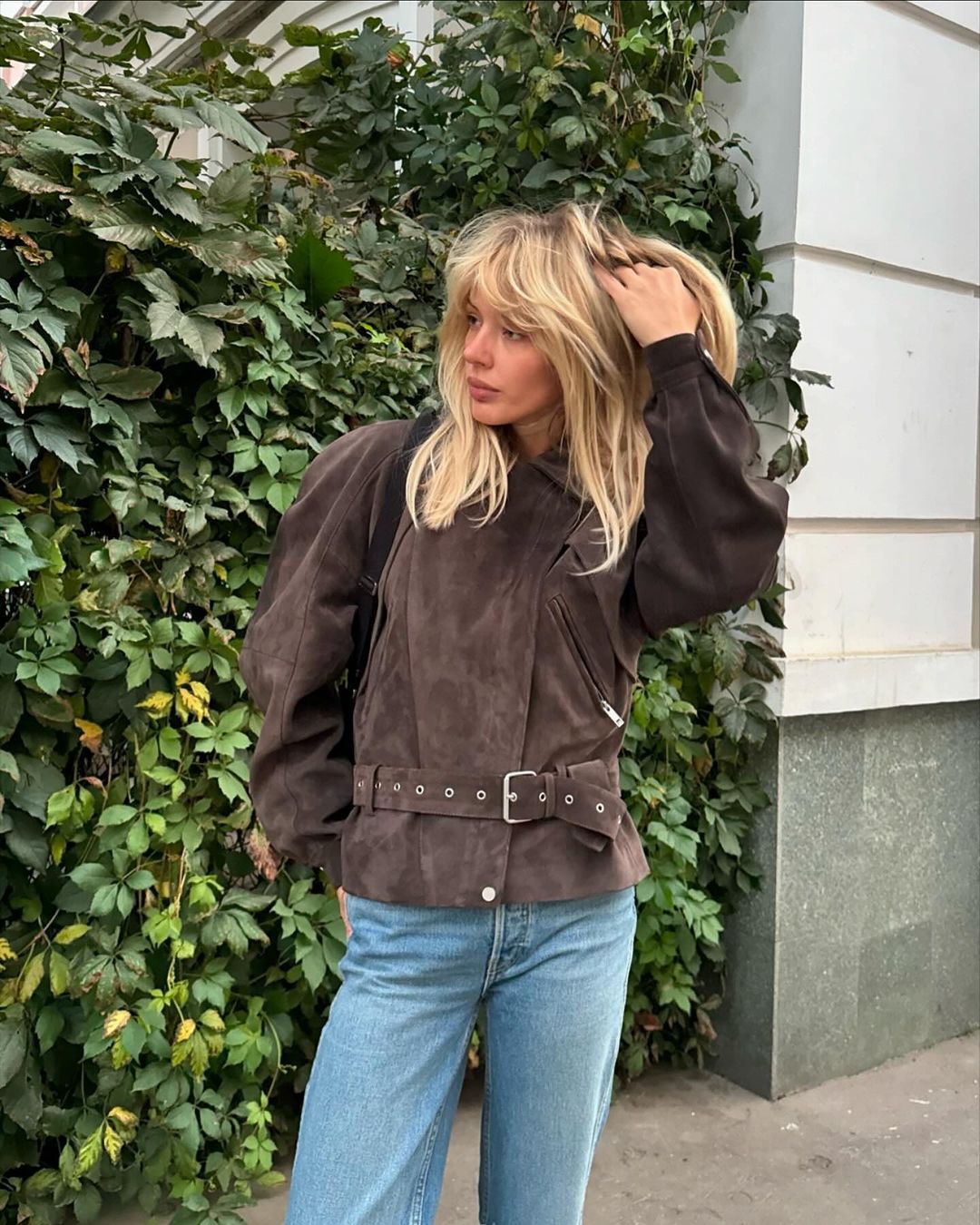 Veste en suédine pour femmes avec ceinture à la taille Chic & Stil