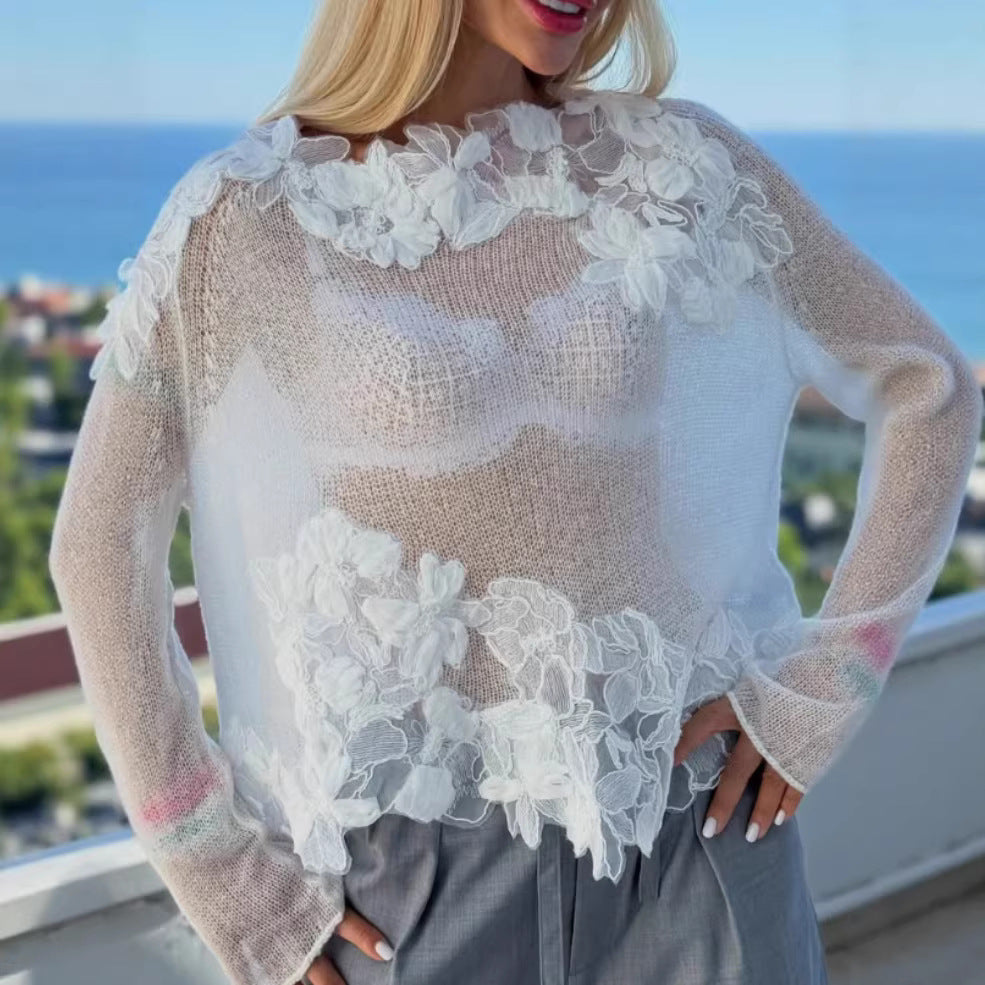 Pull en tricot pour femmes avec des accents floraux en dentelle et un design transparent Chic & Stil