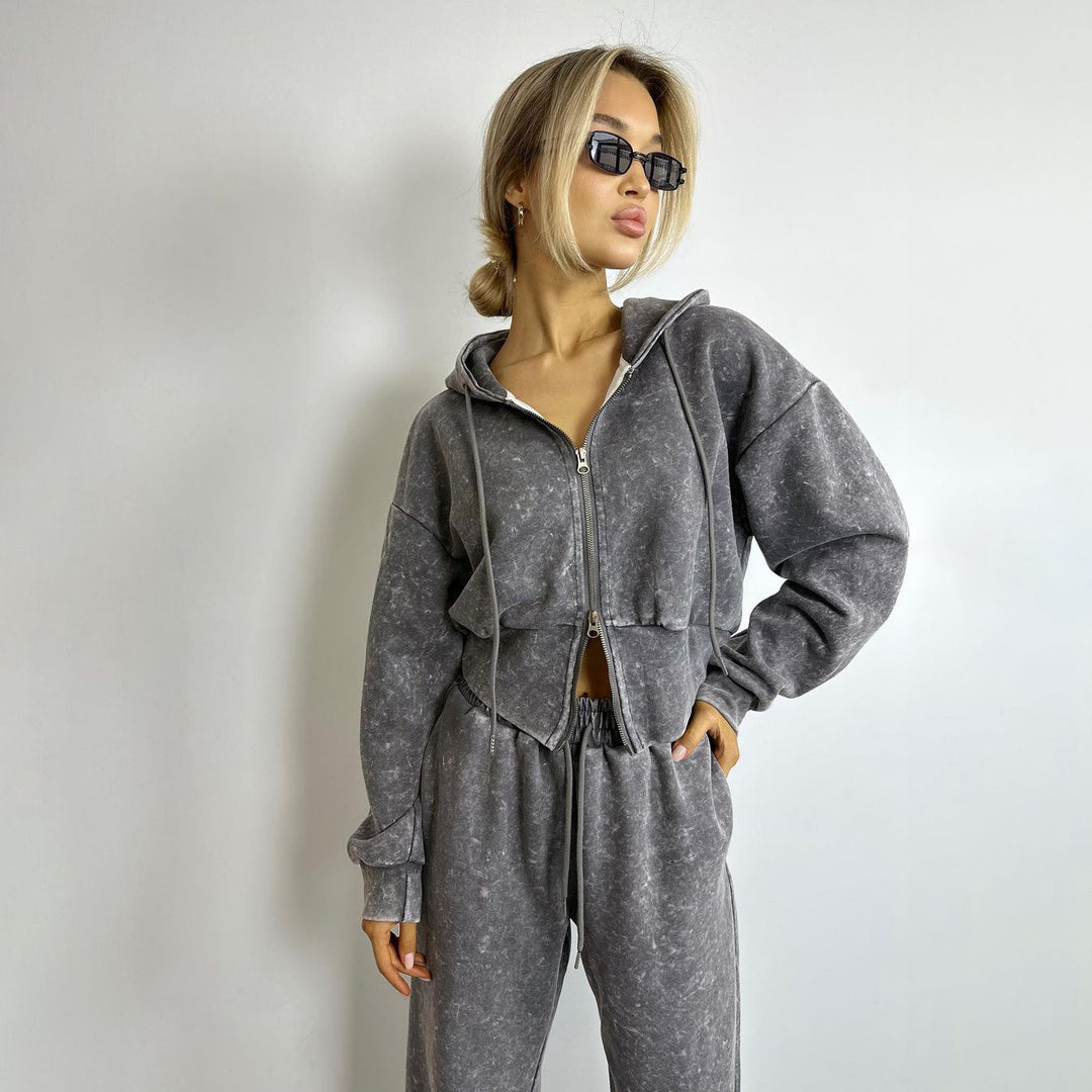 Ladies casual leisure outfit with hood and loose fit Lune London