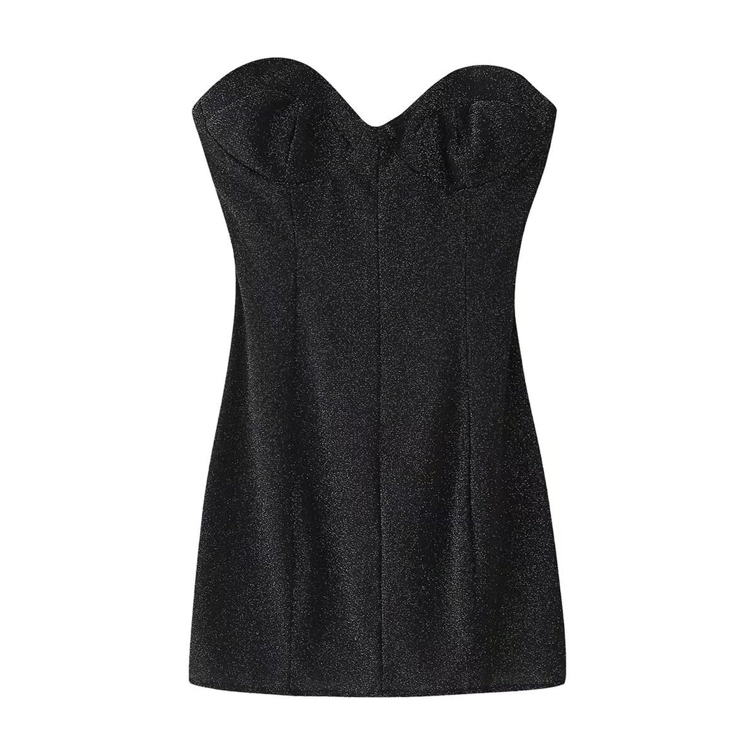 Evening dress for women with a slim fit and elegant heart neckline Lune London