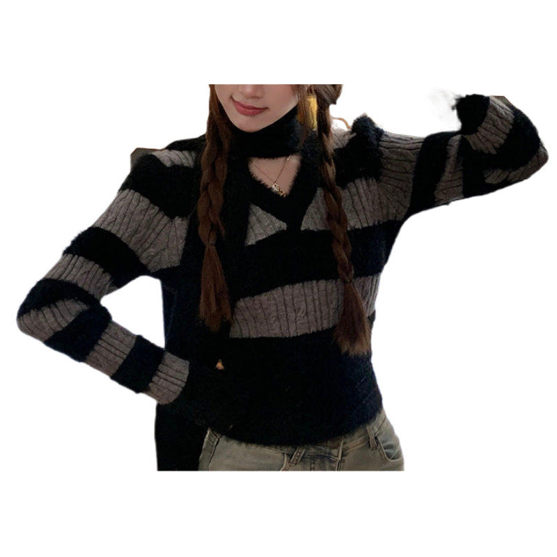 Woman soft V sweater with striped design and matching scarf Lune London