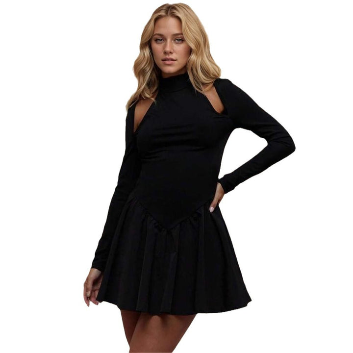 Robe mini pour femmes avec découpes asymétriques et jupe évasée Chic & Stil