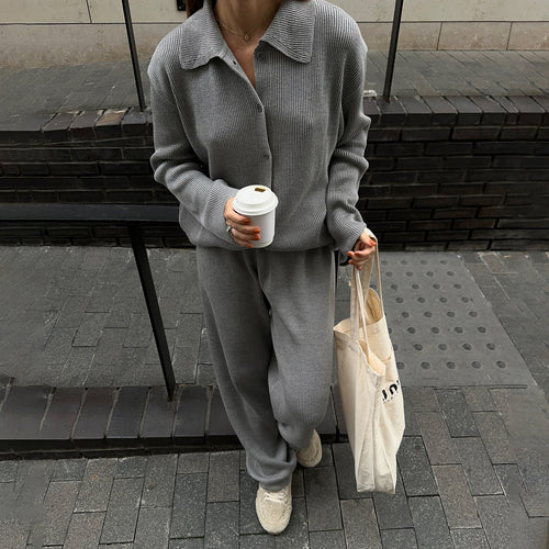 Women's knit set with modern collar and relaxed fit Lune London