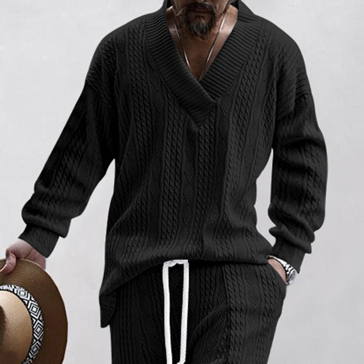 Lune London | Men's casual knit sweater with V-neck and cable pattern
