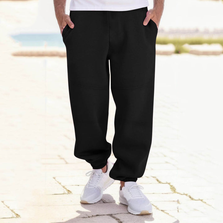 Casual jogging pants for men with elastic waistband and side pockets Lune London