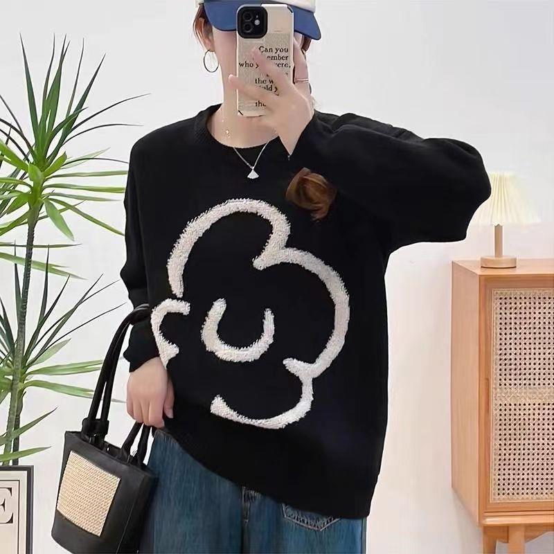 Oversized sweater for women with 3D floral design Lune London