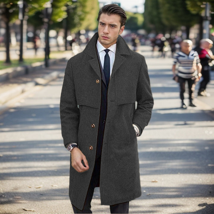 Elegant wool coat for men with double-breasted buttons and modern design Lune London