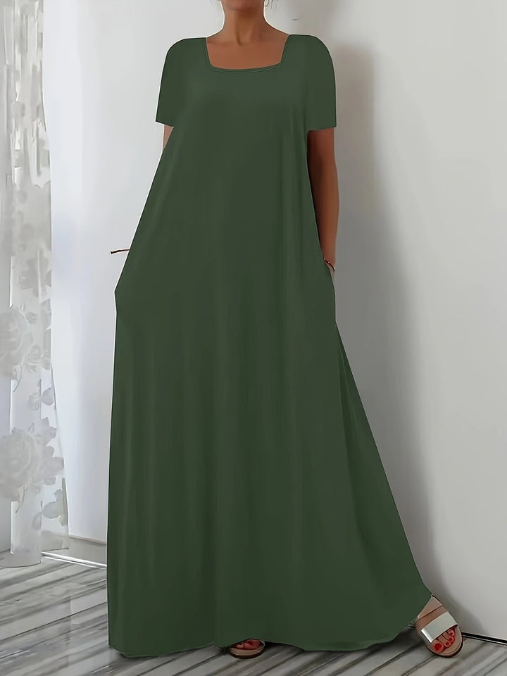 Maxi dress for women with a loose fit and practical pockets Lune London