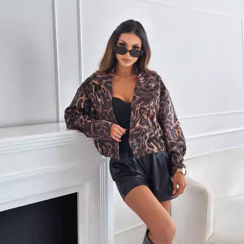 Fashionable blazer jacket for women with a trendy leopard pattern Lune London