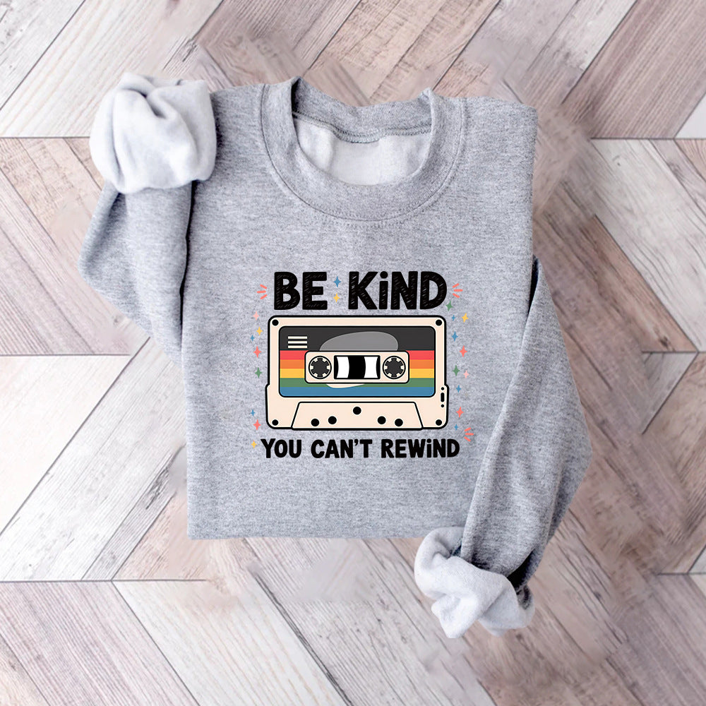 Sweatshirt femme avec design de cassette vintage et lettrage inspirant Chic & Stil
