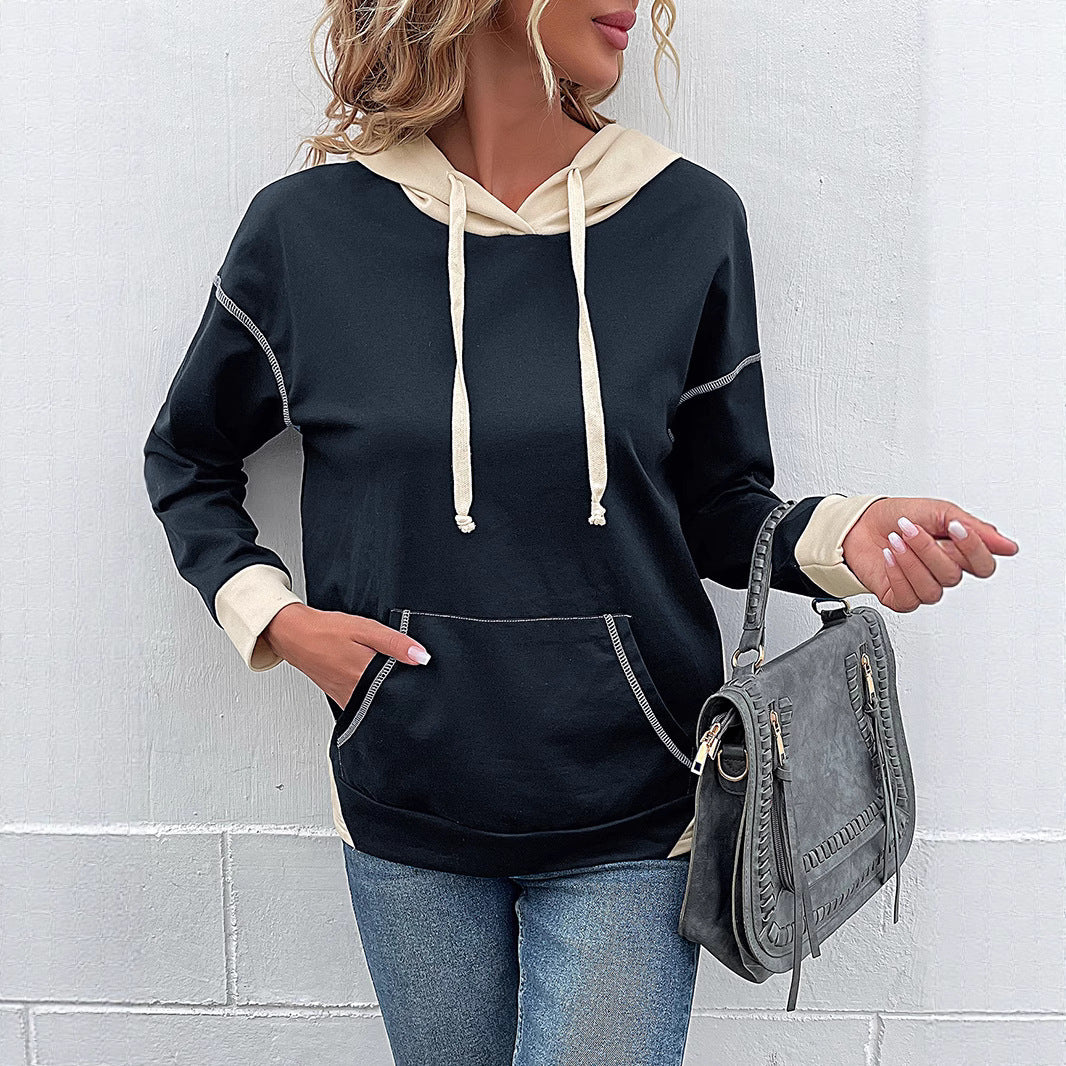 Women's hoodie with a refined stitching design and a practical kangaroo pocket Lune London