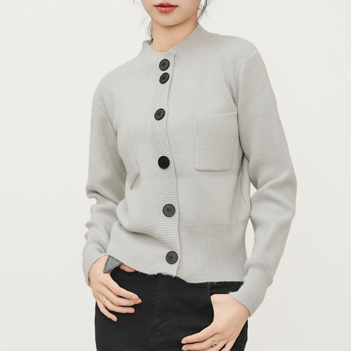 Gilet en tricot pour femmes avec détails de bouton et poche plaquée Chic & Stil