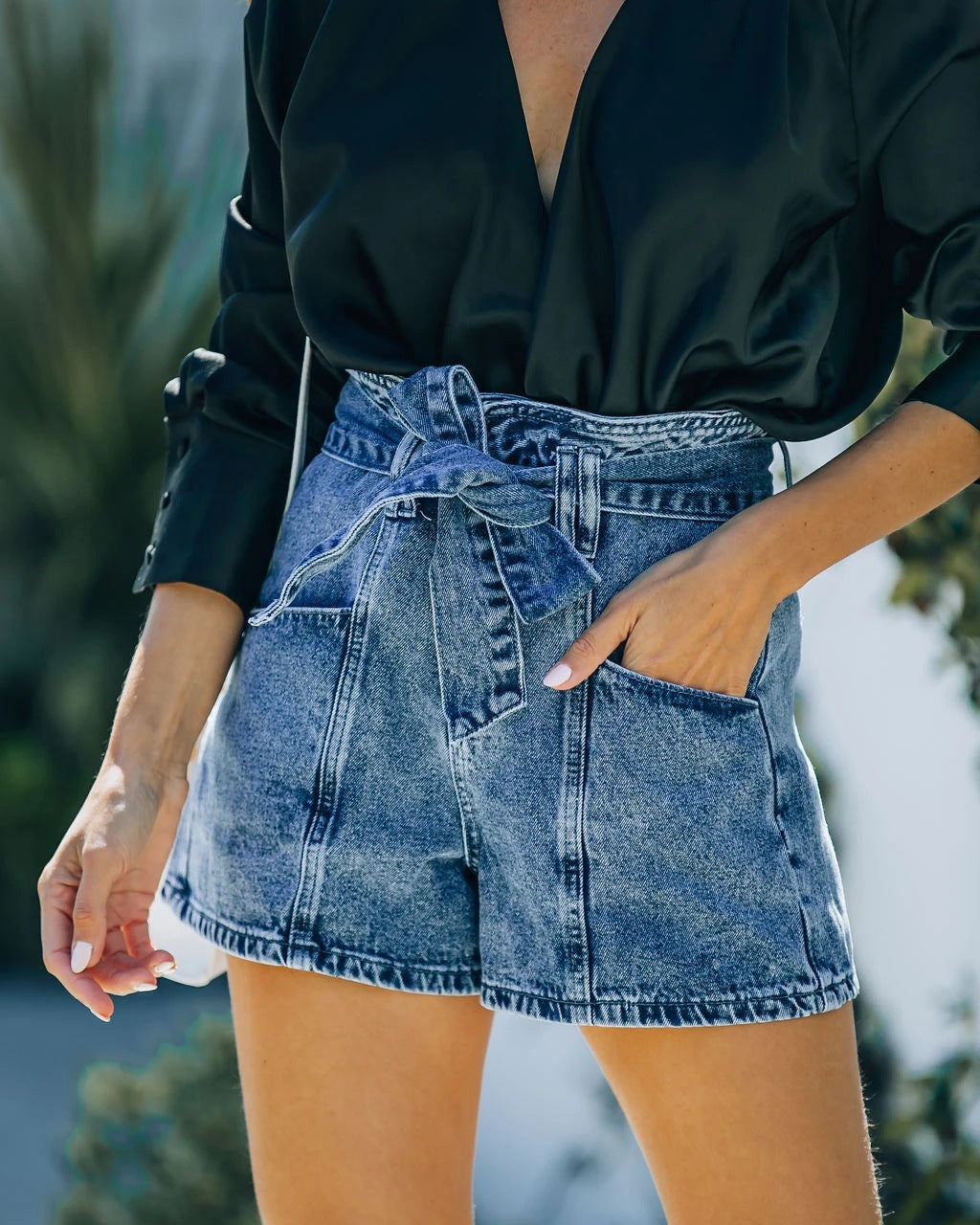 Shorts en denim taille haute pour femmes avec ceinture amovible Chic & Stil