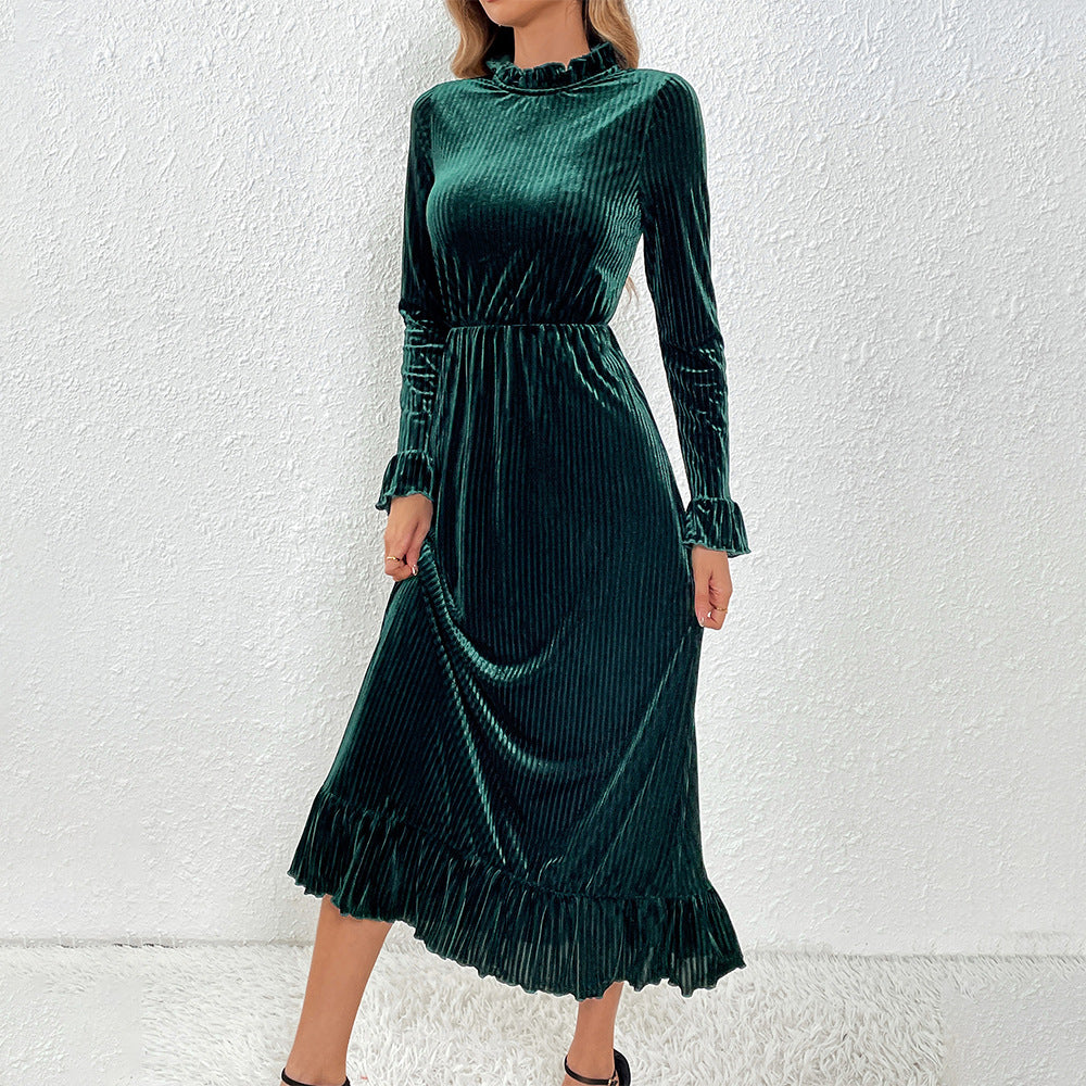 Robe portefeuille à manches longues pour femmes en velours luxueux avec détails en volant Chic & Stil