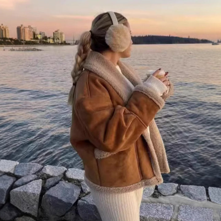 Ladies comfortable windbreaker with faux fur detail Lune London