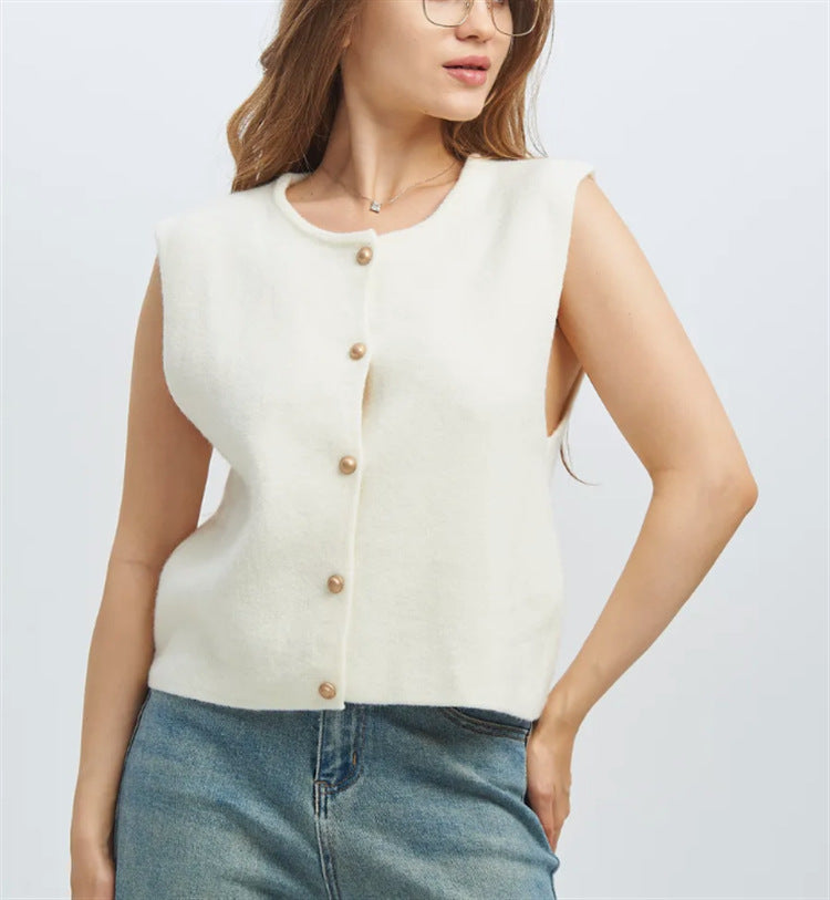 Knitted cardigan for women with refined buttons Lune London