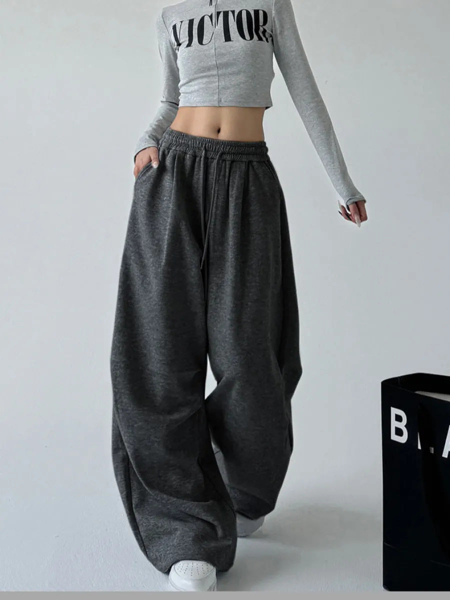 Wide women's jogger pants with elastic waistband Lune London