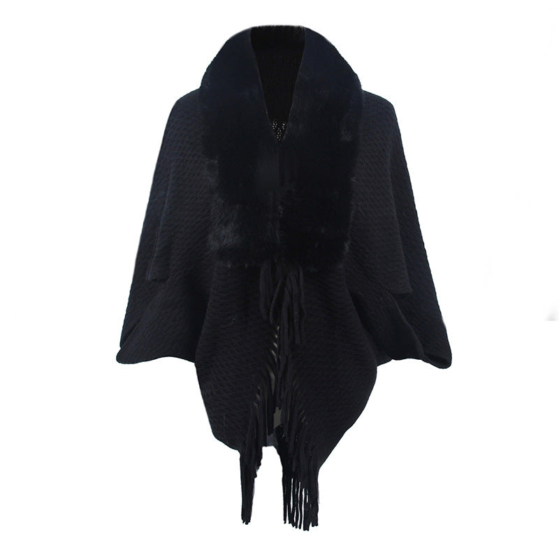 Ladies fashion poncho with luxurious faux fur collar Lune London