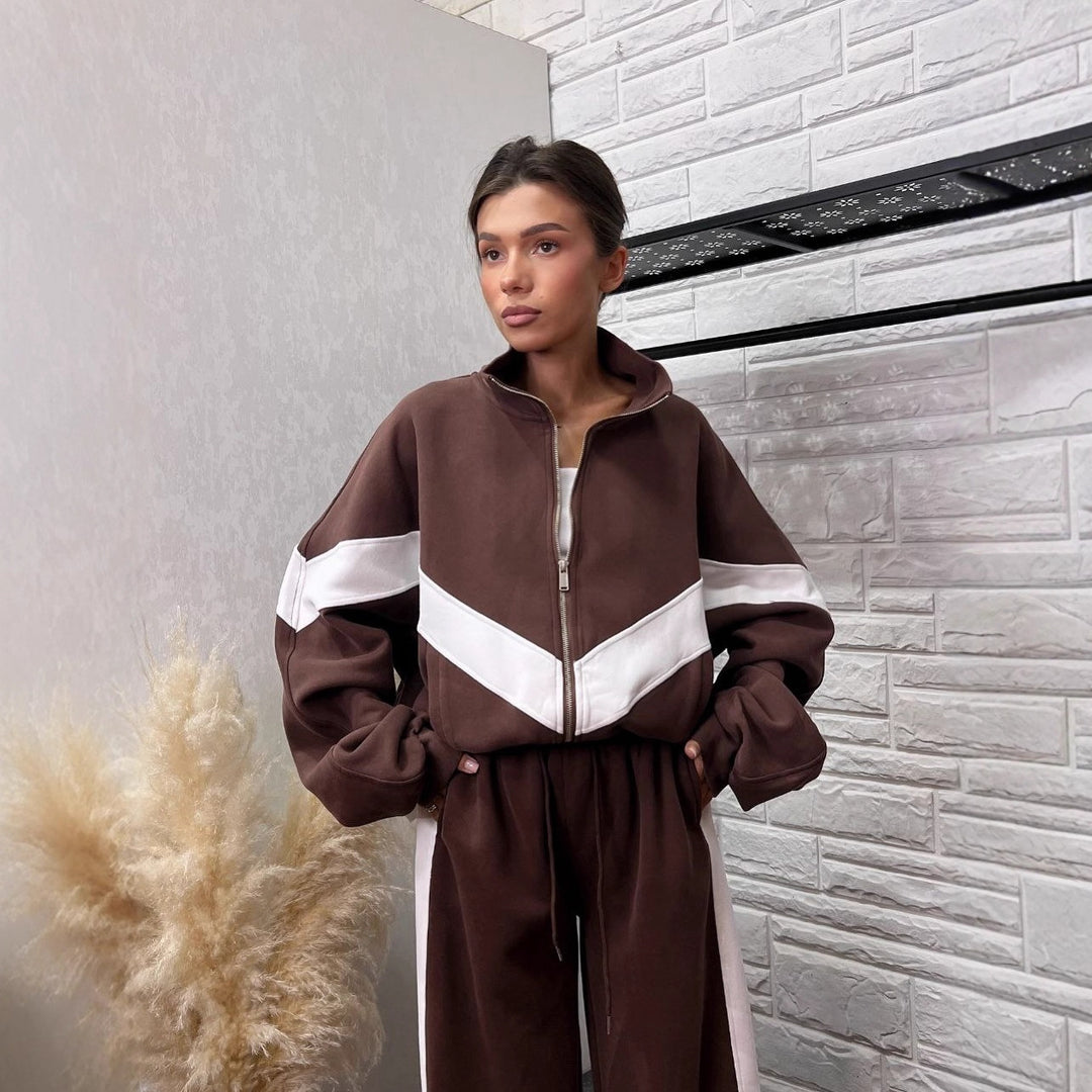 Women's sports set with contrasting inserts Lune London