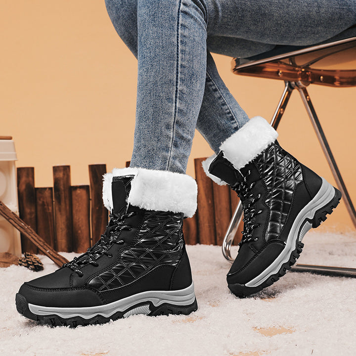 Women’s winter boots lined with non-slip sole and insulating synthetic fur Lune London