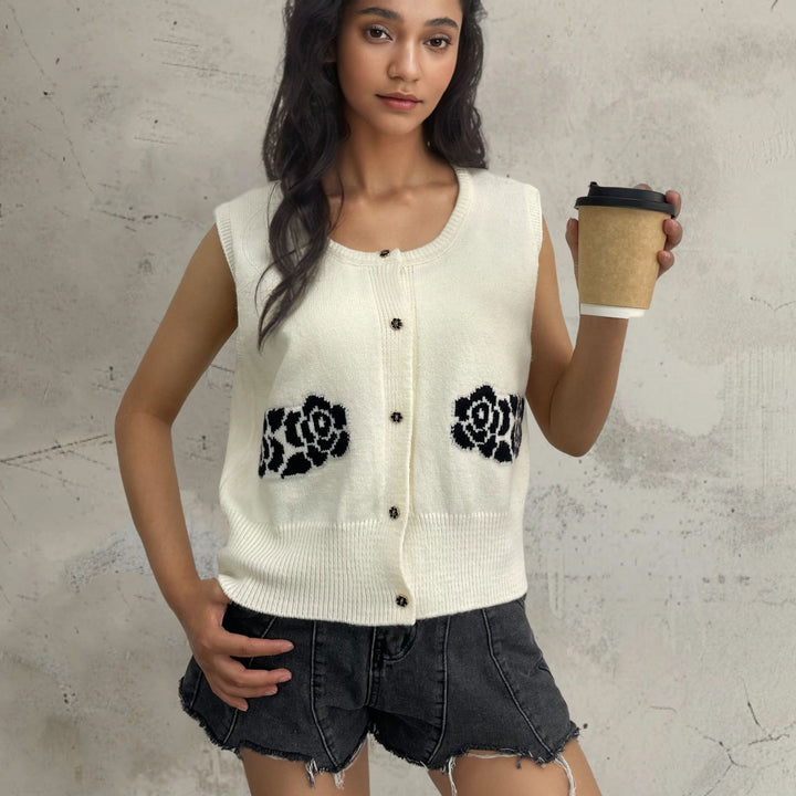 Ladies knitted vest with floral design and comfortable buttons Lune London