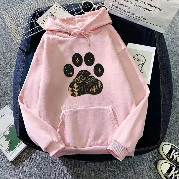 Women's hoodie with creative paw print design and mountain landscape Chic & Stil