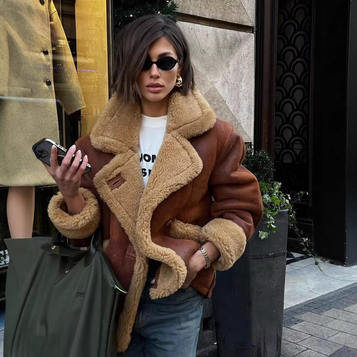 Faux fur jacket for women with a fitted cut and practical pockets Lune London