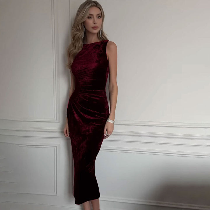 Robe de soirée en velours pour femmes avec coupe ajustée et détails drapés raffinés Chic & Stil