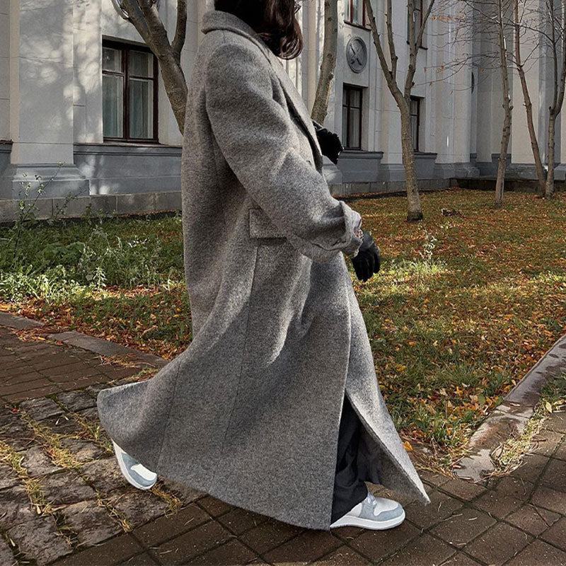 Oversized wool coat for women with elegant design Lune London