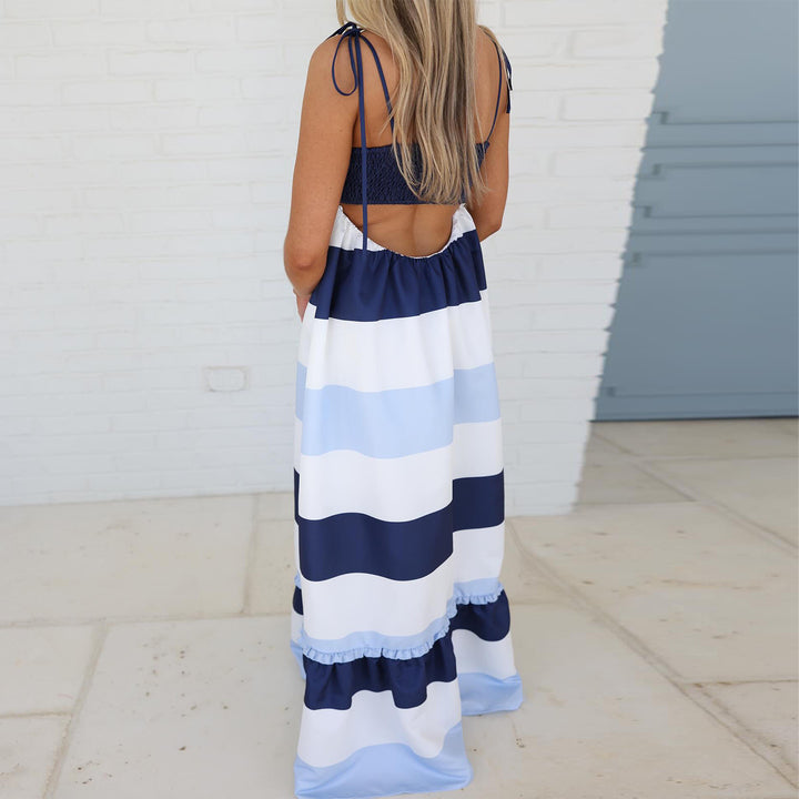 Women's maxi dress with flared skirt and trendy striped pattern Lune London