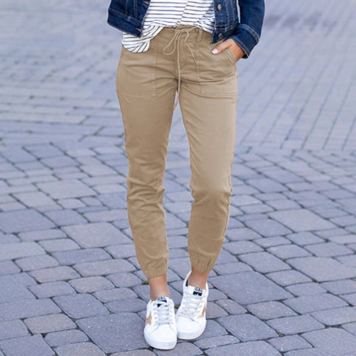 Comfortable cargo pants for women with elastic waist and practical pockets Lune London