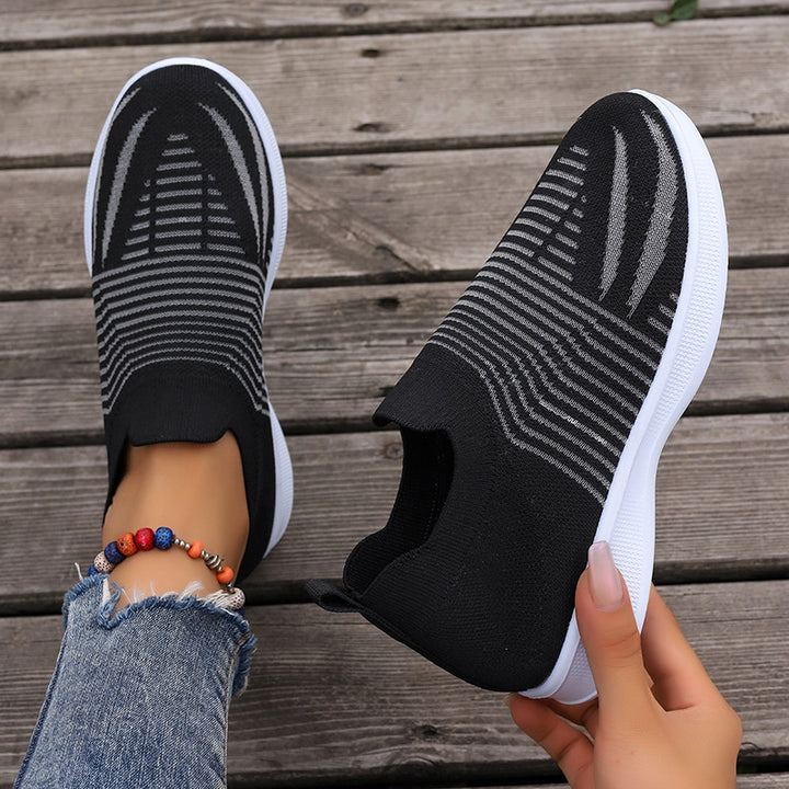 Comfortable slip-on sneakers for women with breathable material upper Lune London