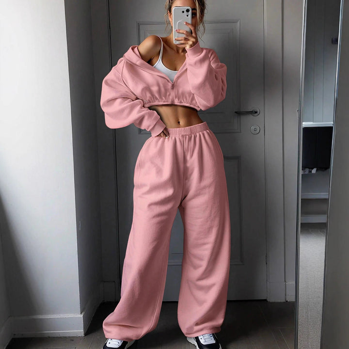 Casual women's tracksuit with an oversized hoodie and a wide fit Lune London