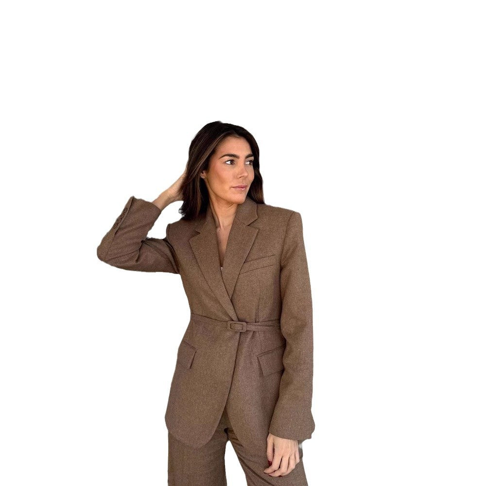 Tailored blazer for ladies with belt and elegant structure Lune London