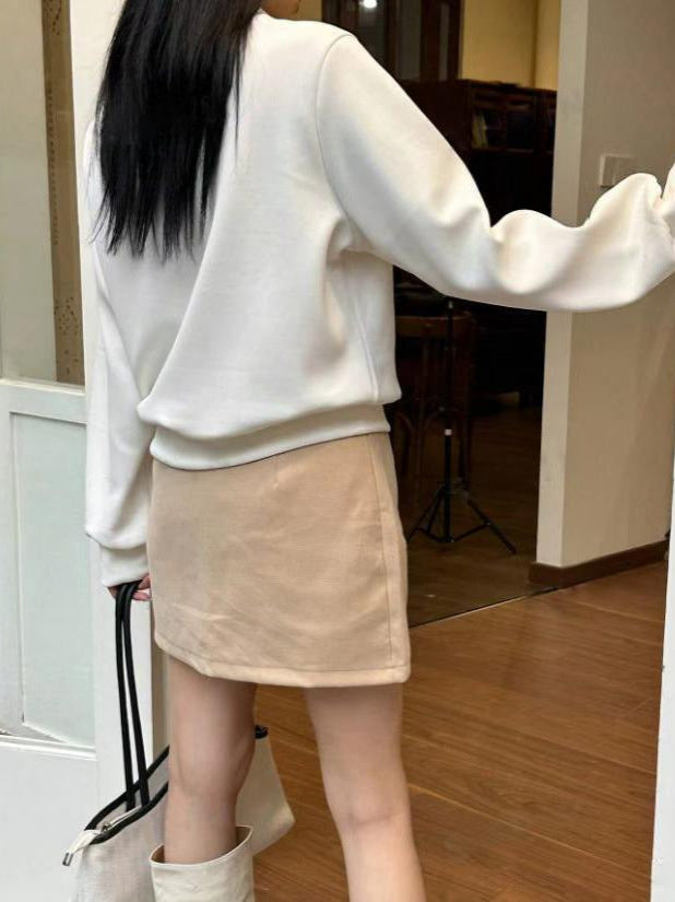 Sporty turtleneck sweater for women with contrasting seams Lune London