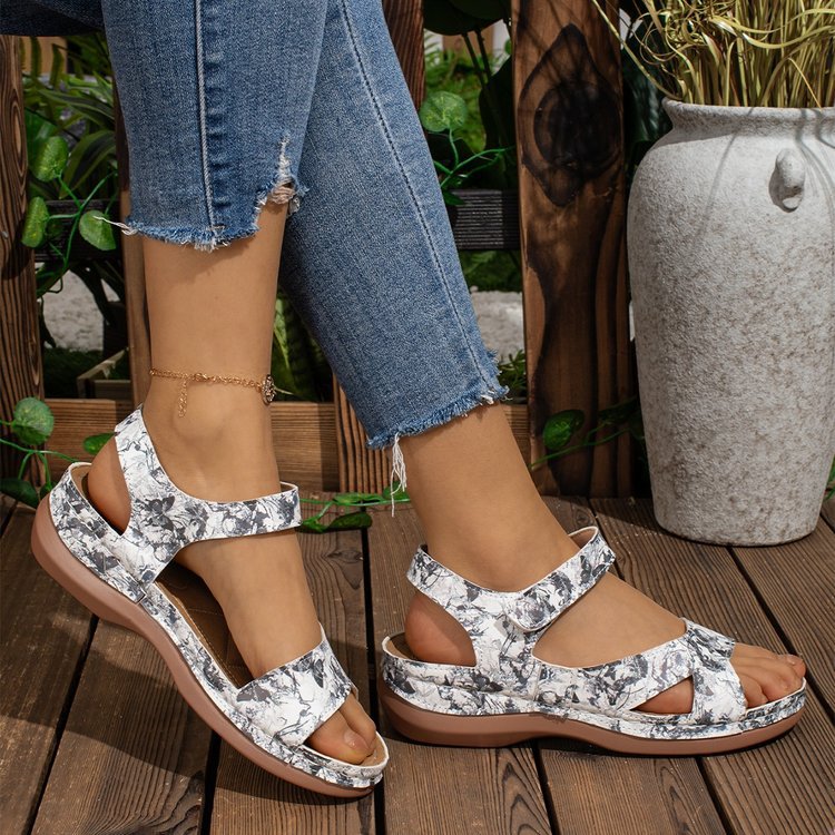 Comfortable wedge sandals for ladies with adjustable straps and anatomical sole Lune London