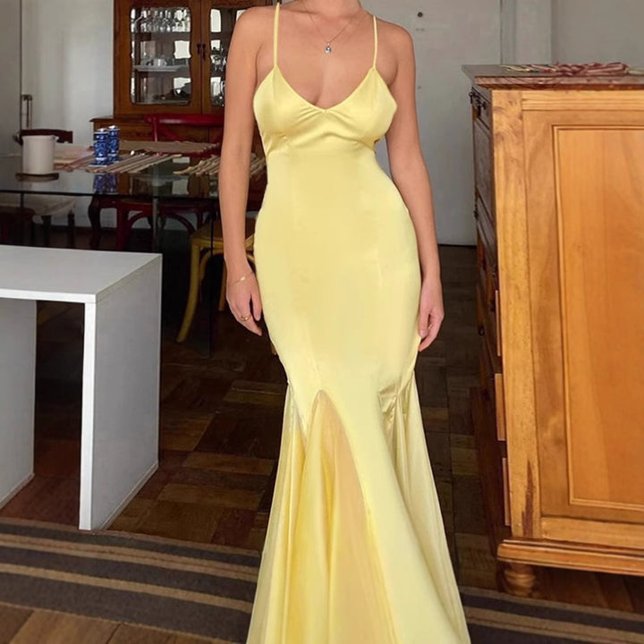 Women Elegant maxi dress with deep V-neck and slit Lune London