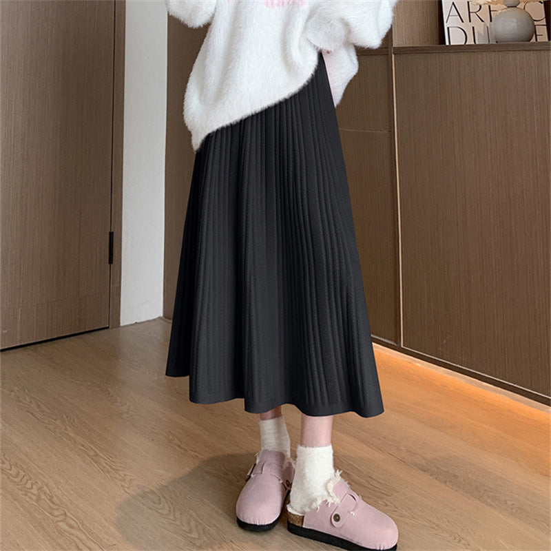 Maxi pleated skirt for women with elastic waistband and flattering draping Lune London