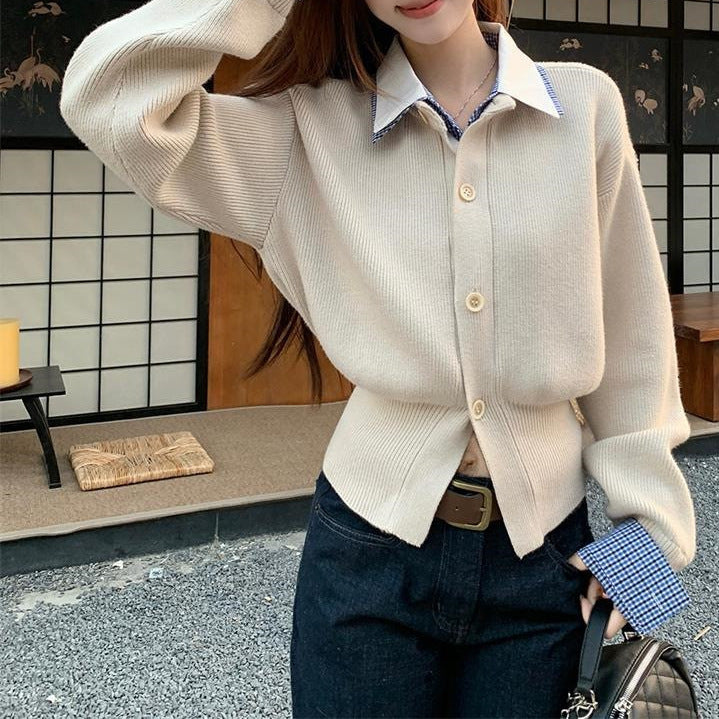 Cardigan tricoté confortable pour femme avec de grands boutons et des épaules basses Chic & Stil