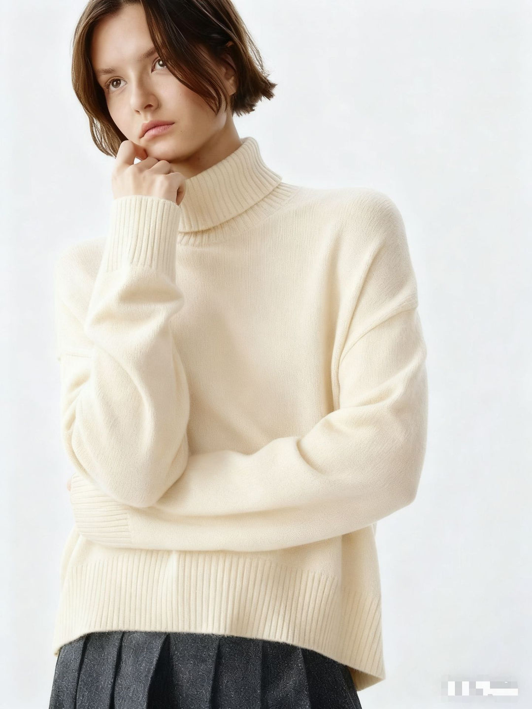 Pull Femme Col Roulé Confortable avec Coupe Oversize et Structure à Fines Côtes Chic & Stil