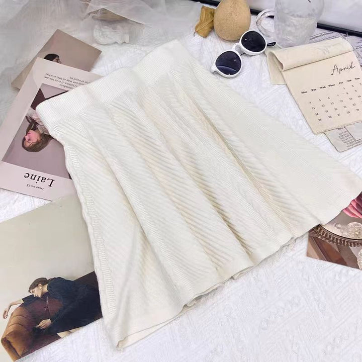 Mid-length knitted skirt for ladies with detailed rib pattern Lune London