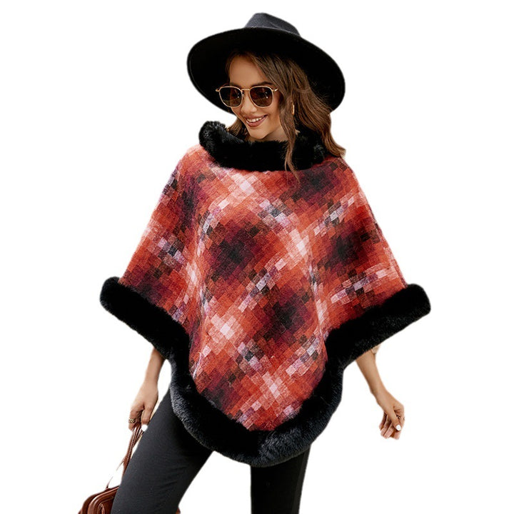 Ladies fashion poncho with luxurious faux fur collar Lune London