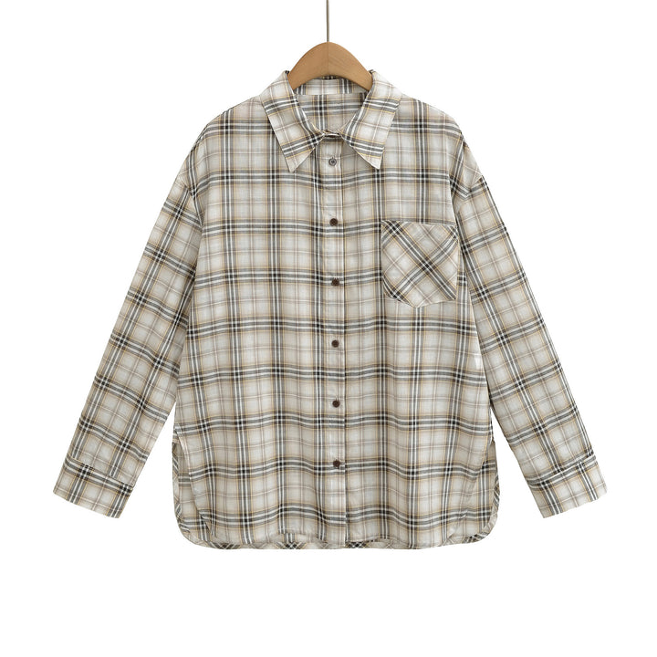 Casual plaid shirt for women with an oversized fit and practical chest pocket Lune London