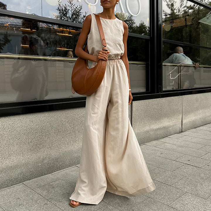Elegant ladies jumpsuit with side slits and loose fit Lune London