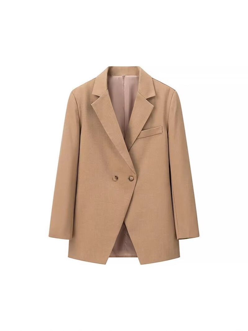 Elegant oversized women’s blazer with double-breasted and practical pockets Lune London