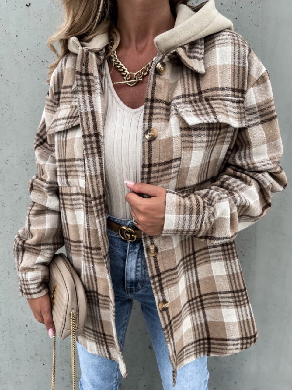 Plaid flannel jacket for women with practical pockets and soft inner lining Lune London