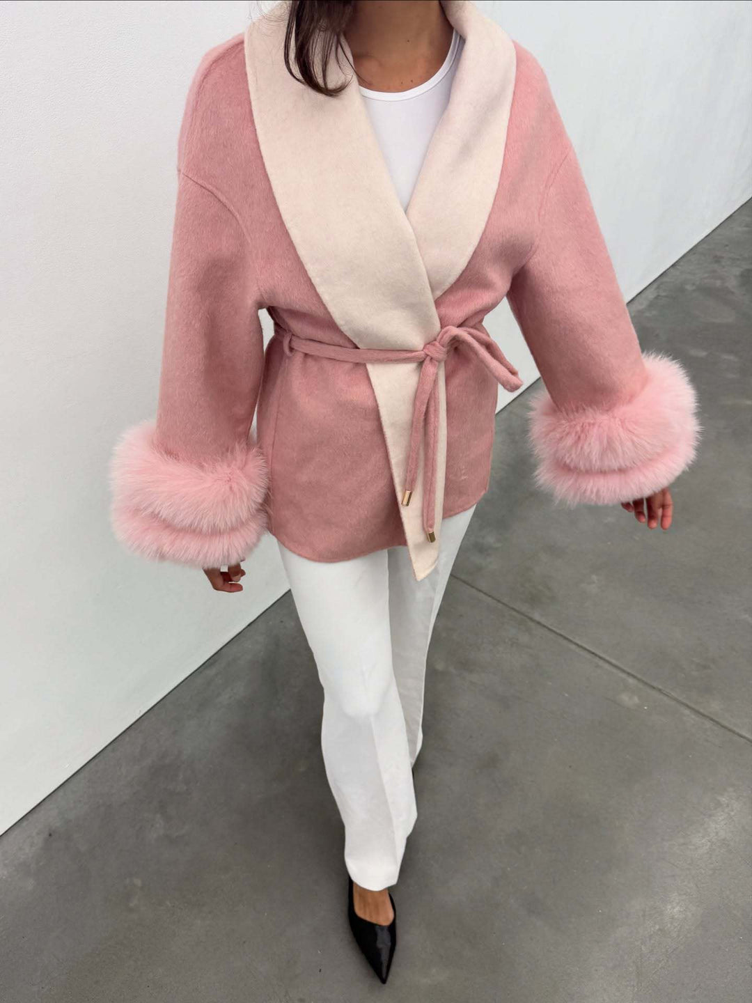 Women Elegant short jacket with luxurious fur decorations Lune London