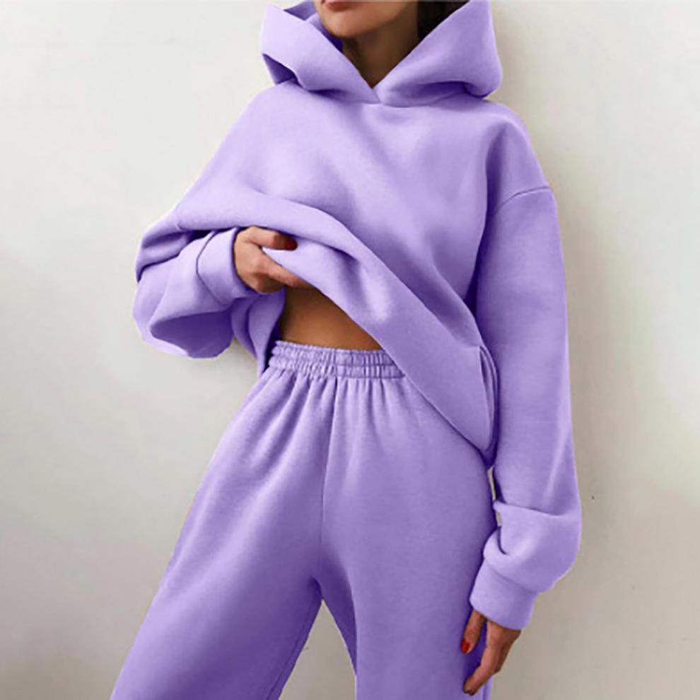 Women's sporty loungewear set with oversized hoodie and comfortable jogger pants Lune London