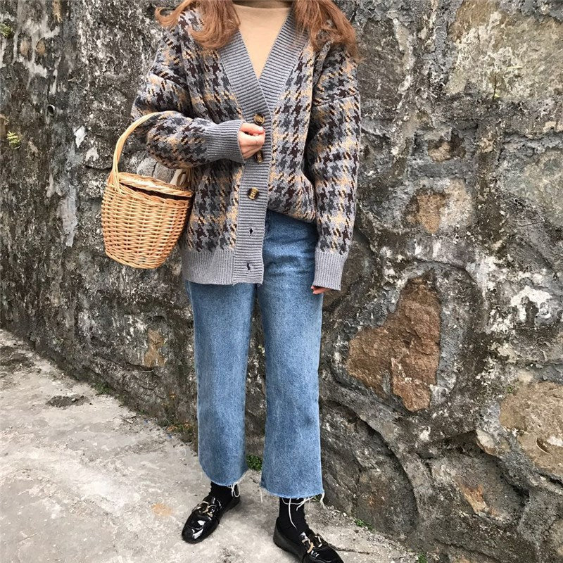 Women's houndstooth knit jacket with large wooden buttons Lune London