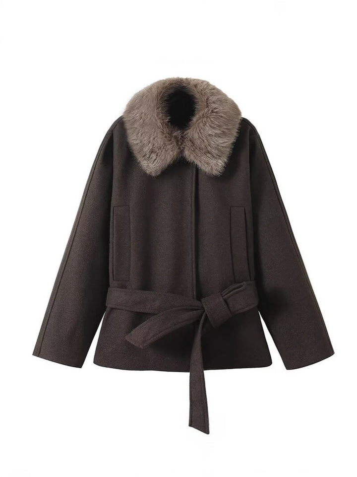 Veste de transition pour femmes avec col en fausse fourrure luxueux et ceinture à la taille Chic & Stil
